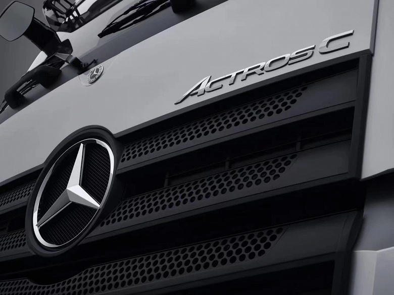 В продаже в России появился Mercedes-Benz Actros C — это конкурент магистрального КамАЗа К5